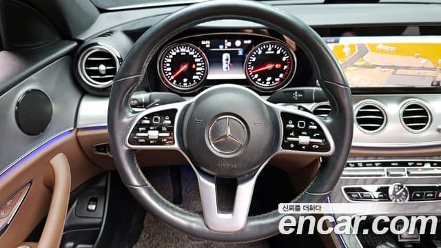 Mercedes-Benz E-Class 2020 — ფოტო 13/20