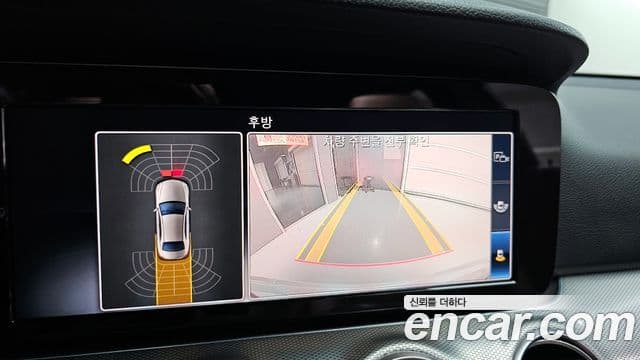 Mercedes-Benz E-Class 2020 — ფოტო 15/20
