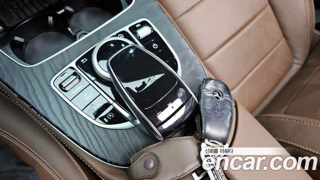 Mercedes-Benz E-Class 2020 — ფოტო 18/20