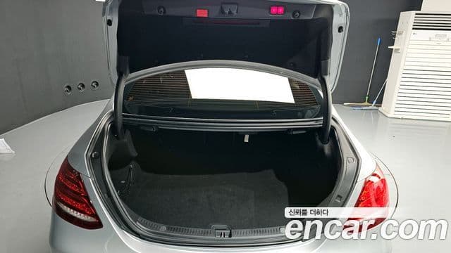 Mercedes-Benz E-Class 2020 — ფოტო 20/20