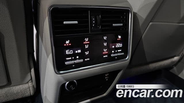 Porsche Cayenne 2023 — Photo 16/20