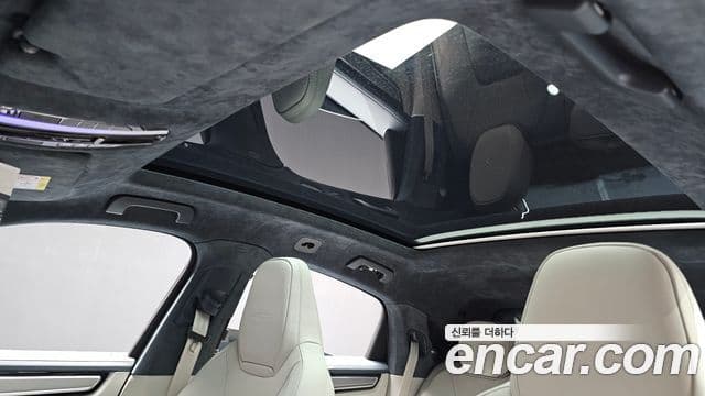 Porsche Cayenne 2023 — Photo 2/20