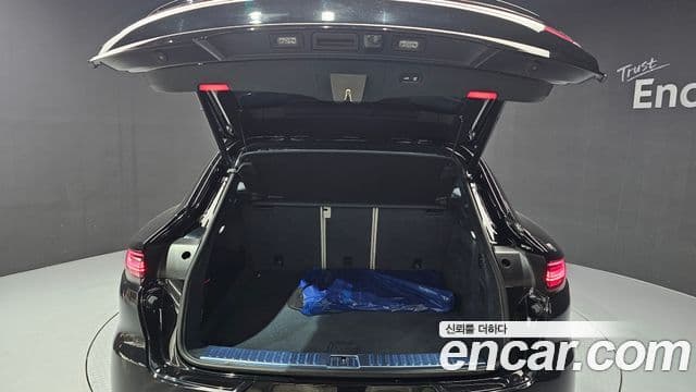 Porsche Cayenne 2023 — Photo 17/20