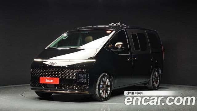 Hyundai Staria 2023 — ფოტო 1/20