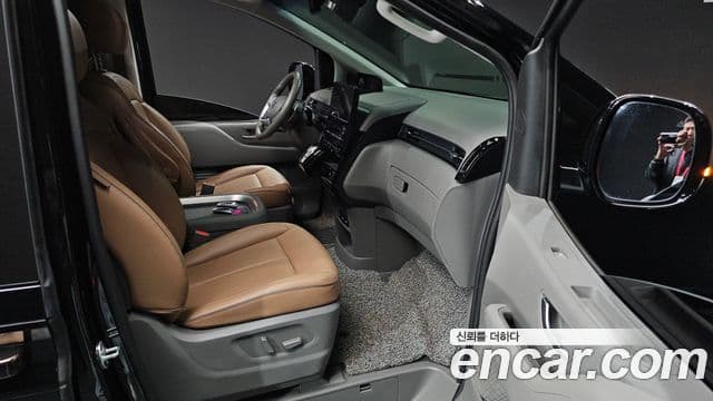 Hyundai Staria 2023 — ფოტო 10/20