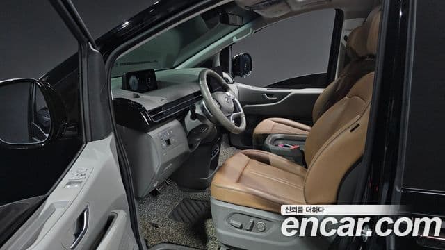 Hyundai Staria 2023 — ფოტო 11/20