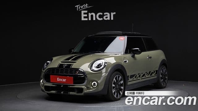 Mini Cooper S 2020 — Фото 1/20