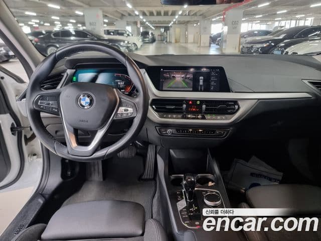 BMW 1 Series 2020 — ფოტო 14/18