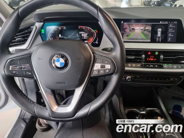 BMW 1 Series 2020 — ფოტო 15/18