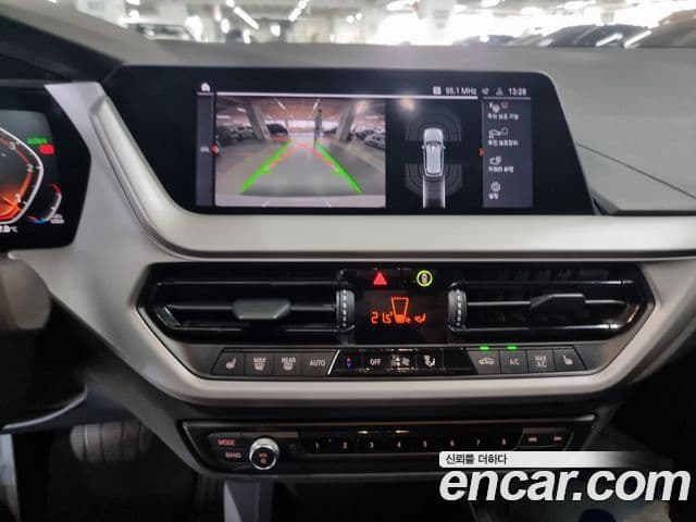 BMW 1 Series 2020 — ფოტო 16/18