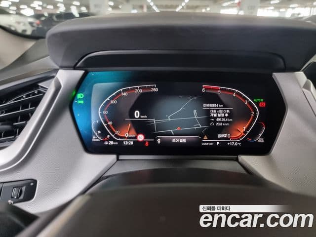 BMW 1 Series 2020 — ფოტო 17/18