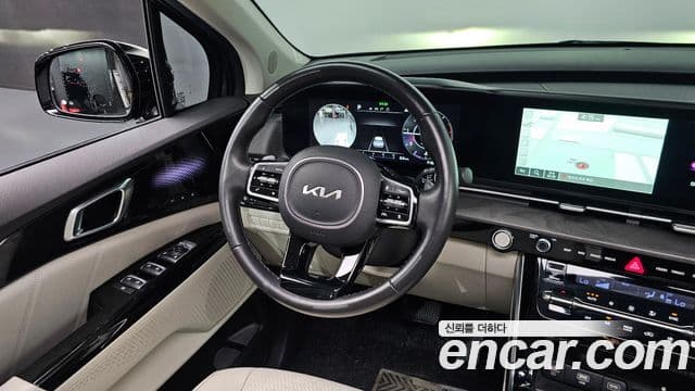 Kia Carnival 2022 — фото 12 из 20