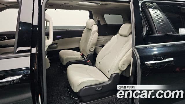 Kia Carnival 2022 — Şəkil 14/20