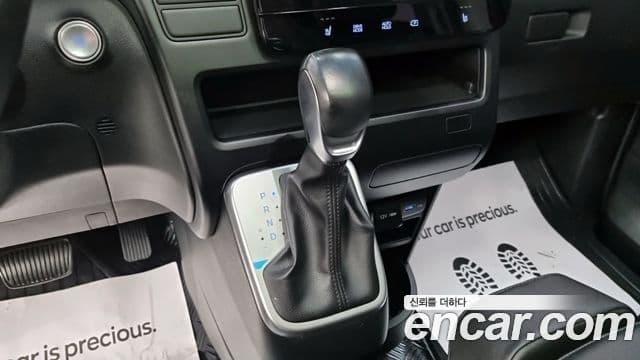 Hyundai Staria 2021 — ფოტო 8/20