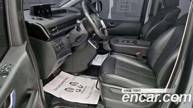 Hyundai Staria 2021 — ფოტო 9/20