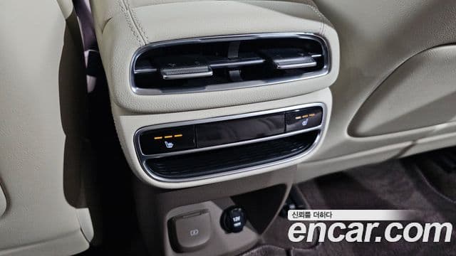 Genesis GV80 2021 — ფოტო 19/20