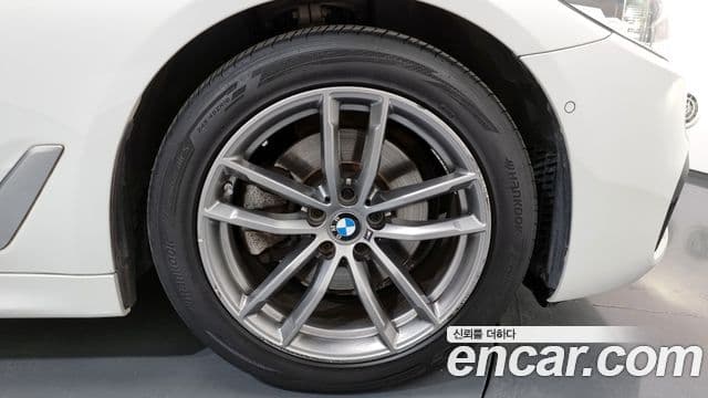 BMW 5 Series 2020 — ფოტო 5/20