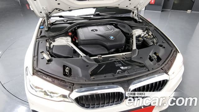 BMW 5 Series 2020 — ფოტო 6/20