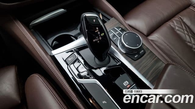 BMW 5 Series 2020 — ფოტო 9/20