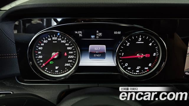 Mercedes-Benz E-Class 2019 — Şəkil 8/20