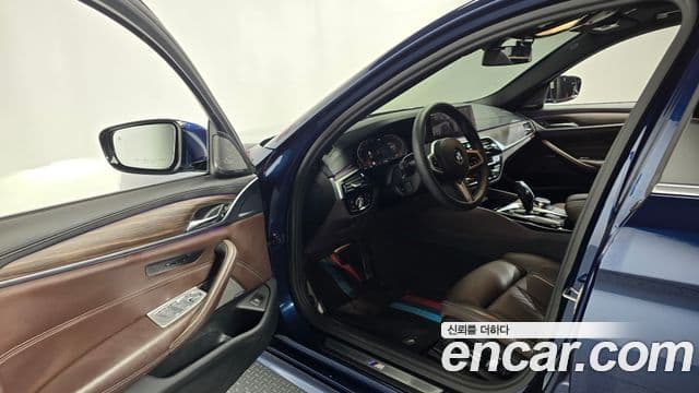 BMW 5 Series 2020 — ფოტო 10/20