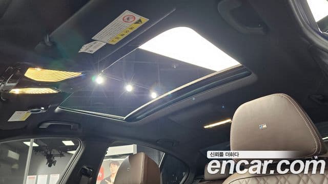 BMW 5 Series 2020 — ფოტო 19/20