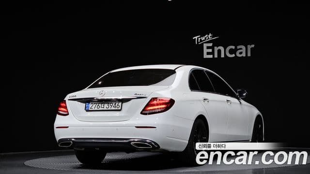 Mercedes-Benz E-Class 2018 — Şəkil 2/20