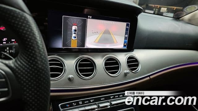 Mercedes-Benz E-Class 2018 — Şəkil 15/20