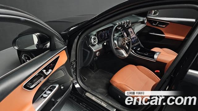 Mercedes-Benz C-Class 2023 — ფოტო 11/20