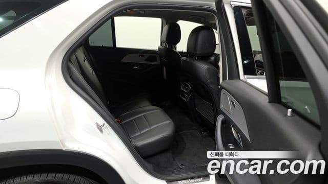 Mercedes-Benz GLE-Class 2019 — Şəkil 12/20