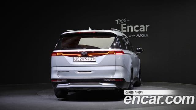 Kia Carnival 2020 — фото 4 из 20