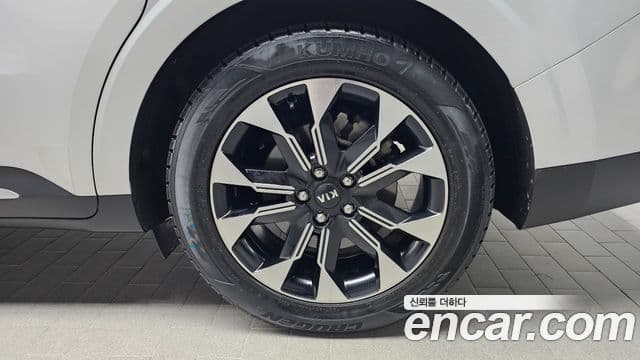 Kia Carnival 2020 — фото 5 из 20