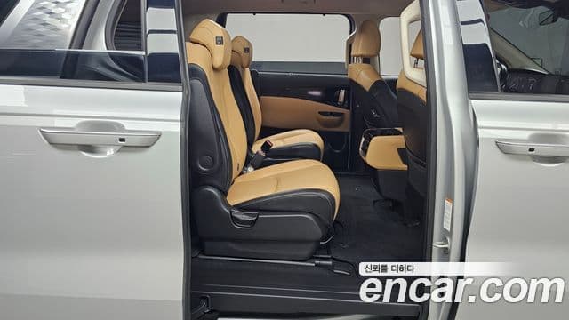 Kia Carnival 2020 — ფოტო 12/20