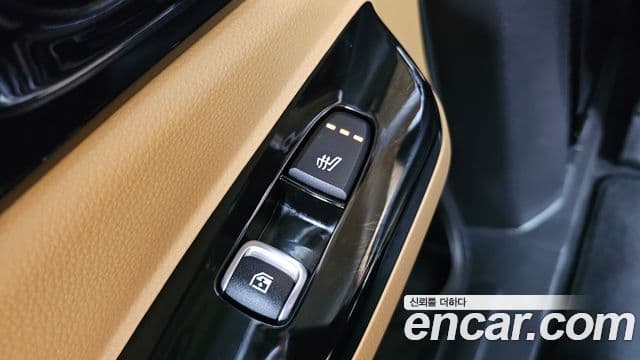 Kia Carnival 2020 — ფოტო 18/20