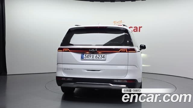 Kia Carnival 2022 — фото 4 из 20