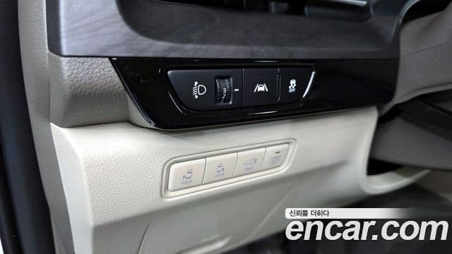 Kia Carnival 2022 — фото 12 из 20
