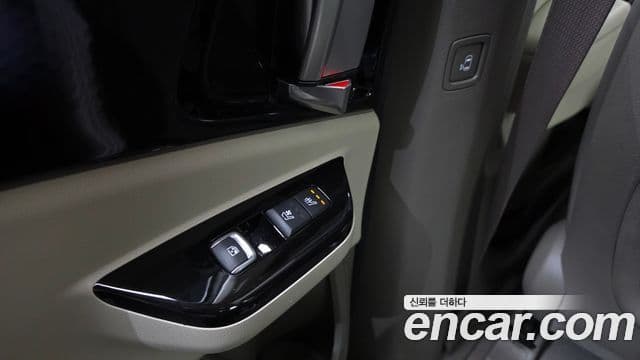Kia Carnival 2022 — фото 17 из 20