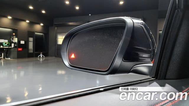 Mercedes-Benz GLB-Class 2023 — ფოტო 16/20