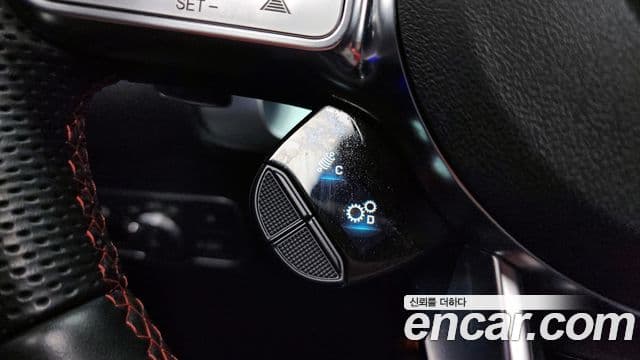 Mercedes-Benz GLB-Class 2023 — ფოტო 18/20