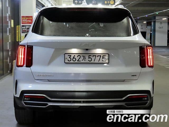 Kia Sorento 2023 — Şəkil 11/20