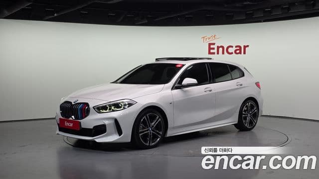 BMW 1 Series 2023 — ფოტო 14/20