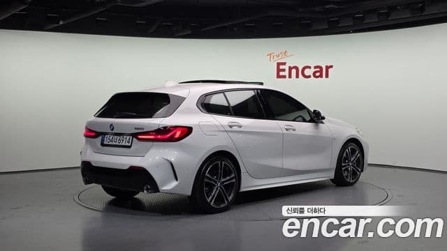 BMW 1 Series 2023 — ფოტო 2/20