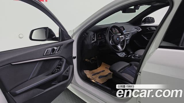 BMW 1 Series 2023 — ფოტო 12/20