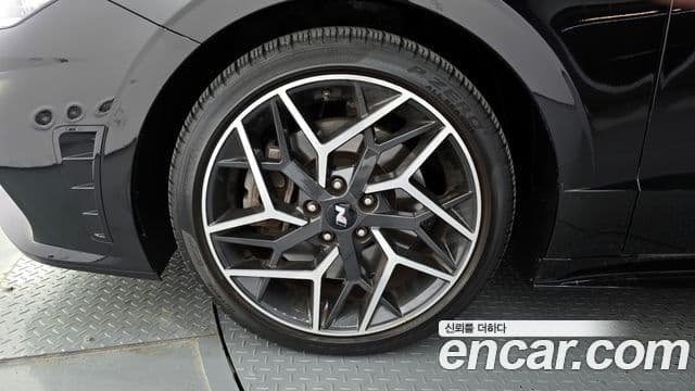 Hyundai Sonata 2022 — Фото 4/20