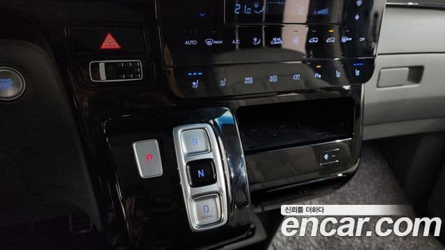 Hyundai Staria 2021 — Şəkil 9/20