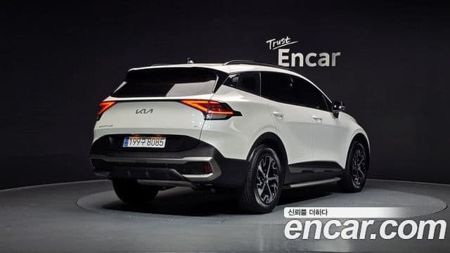 Kia Sportage 2023 — ფოტო 2/20