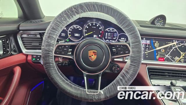 Porsche Panamera 2018 — ფოტო 13/20