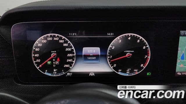 Mercedes-Benz E-Class 2019 — ფოტო 8/20