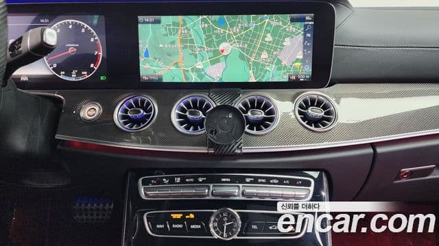 Mercedes-Benz E-Class 2019 — ფოტო 15/20