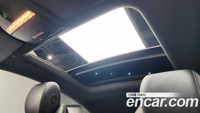 Mercedes-Benz E-Class 2019 — ფოტო 19/20